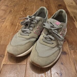 New Balance Olive Green Sneakers